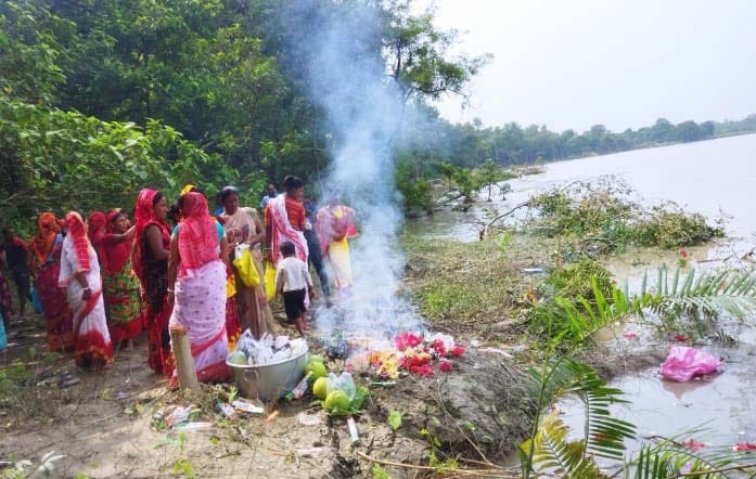 vote to stop the erosion of the river, people worshiped and shrandaan