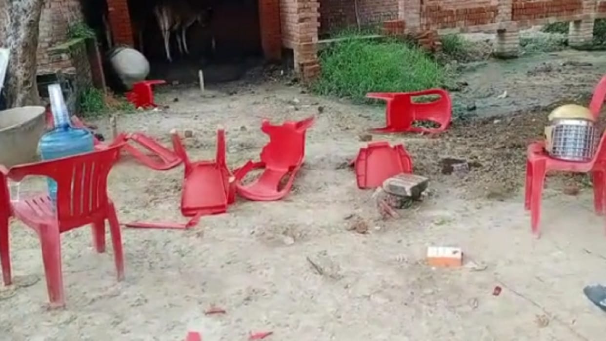 Police and revenue team attacked to settle dispute, many injured