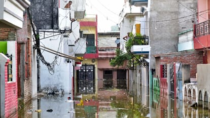Flood In Prayagraj area of floods increased water level of Ganga-Yamuna is expected to increase fo
