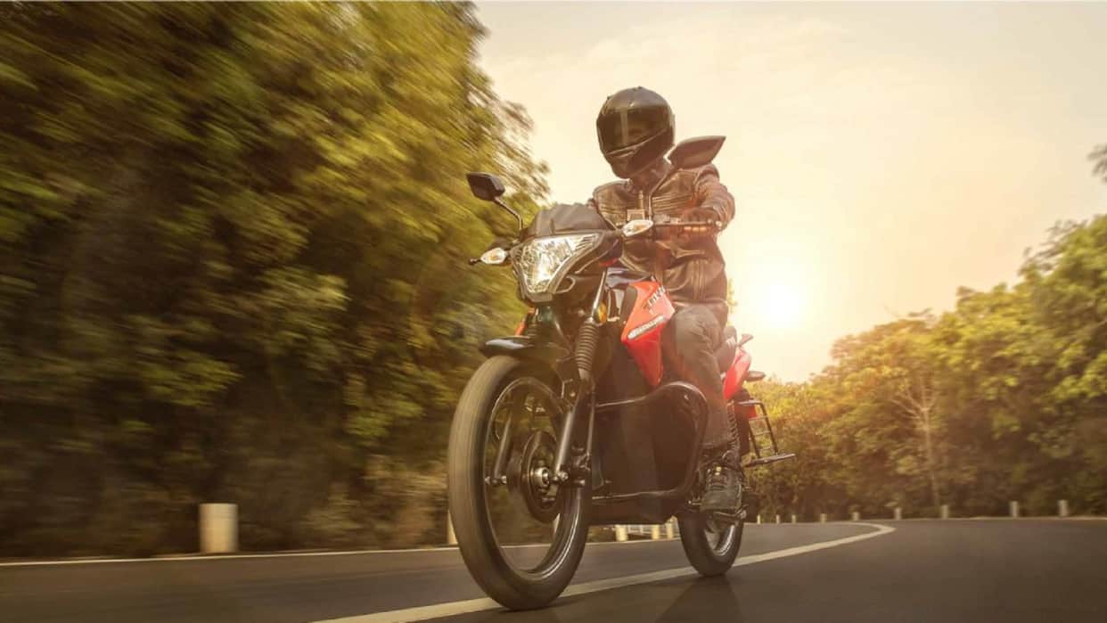 Pure EV eTryst 350 Electric Bike Launched Check Price Range Features Electric Two Wheeler News in Hindi