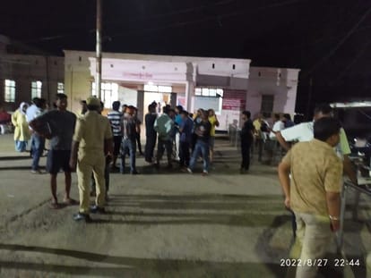 Five killed in road accident in azamgarh due to overspeed car collided with divider