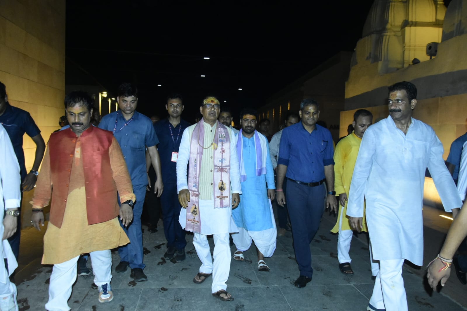 Mp CM Shivraj singh chauhan Varanasi visit worship in kashi vishwanath dham