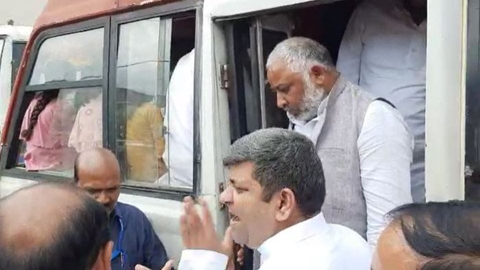 Transport Minister Dayashankar Singh inspected Mathura ISBT