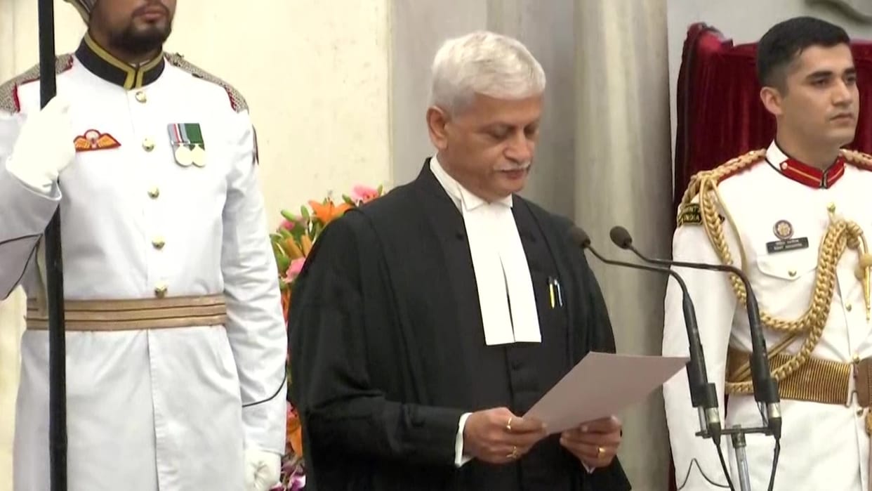 Justice UU Lalit to Take Oath as a New Chief Justice of India by President Droupadi Murmu News in Hindi