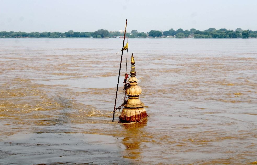 Ganga in Purvanchal many villages affected by floods from varanasi to Ballia