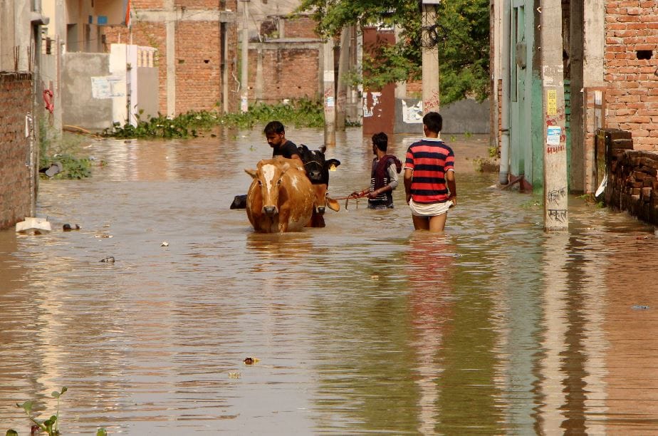 Troubles increased due to floods in varanasi flood latest update