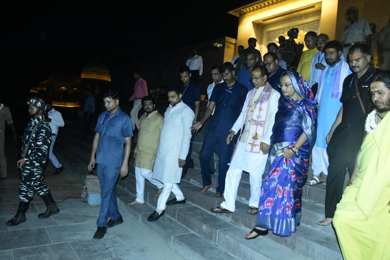 Mp CM Shivraj singh chauhan Varanasi visit worship in kashi vishwanath dham