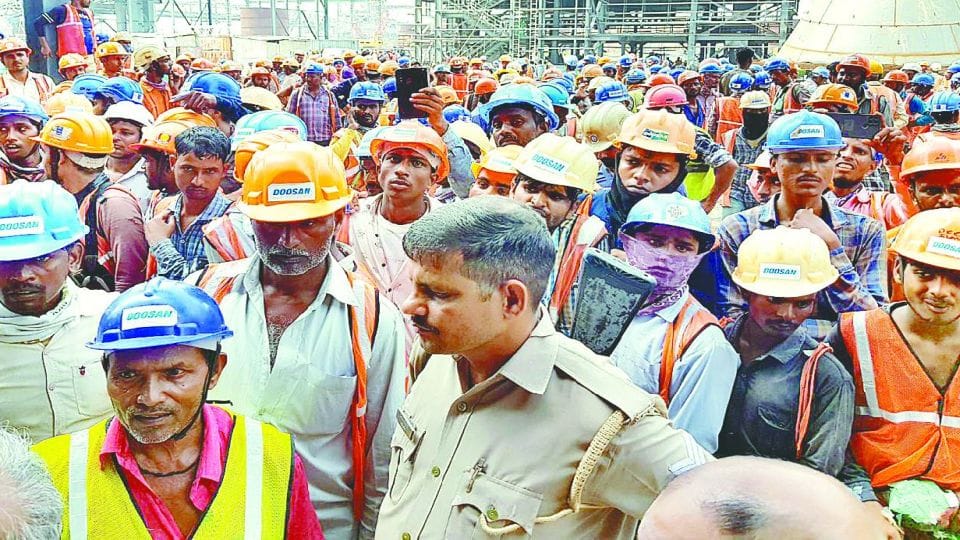 police filed FIR against 250 unidentified men for deadly attack on police in etah jawahar thermal plant