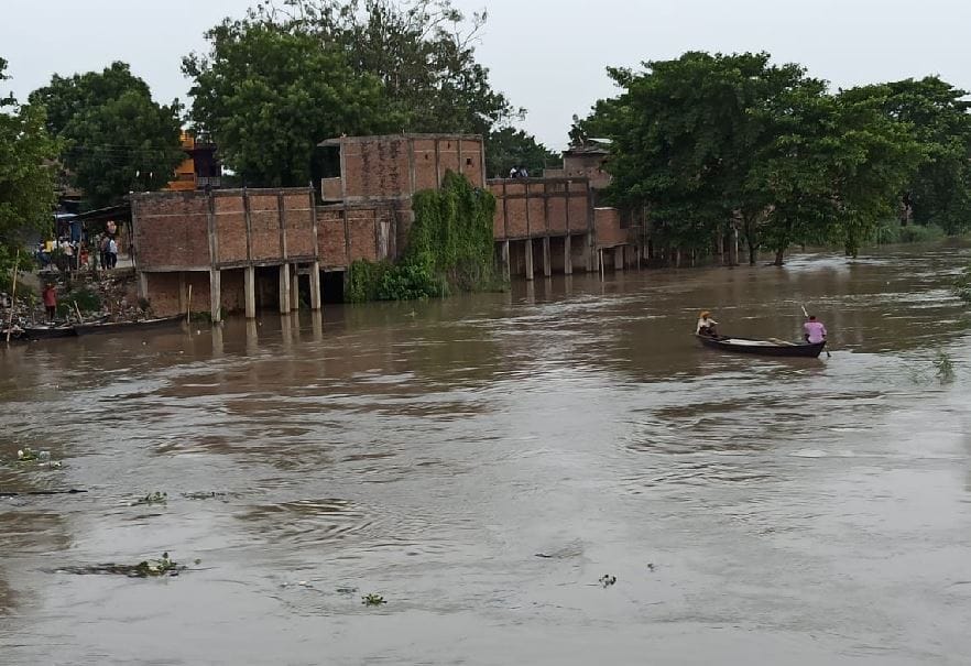 Water level of rivers started decreasing, Saryu still 74 cm more than red mark