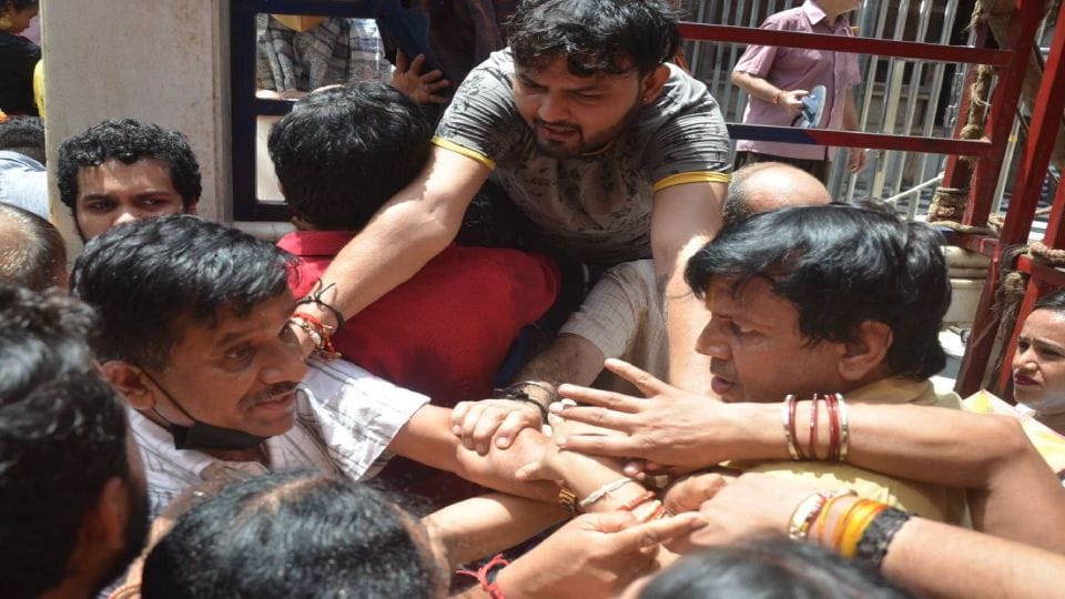 Elderly woman injured due to stuck in crowd in Banke Bihari Mandir Vrindavan