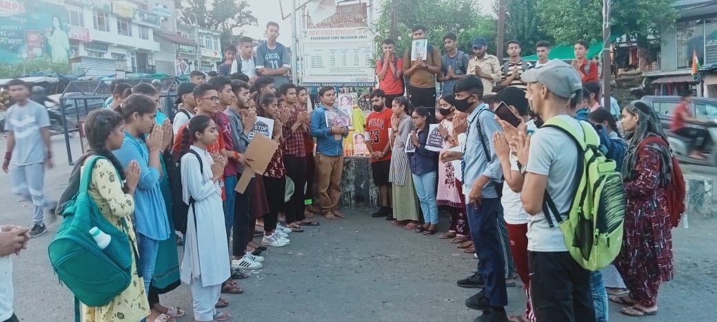 Youth took out candle march and sought justice for the deceased