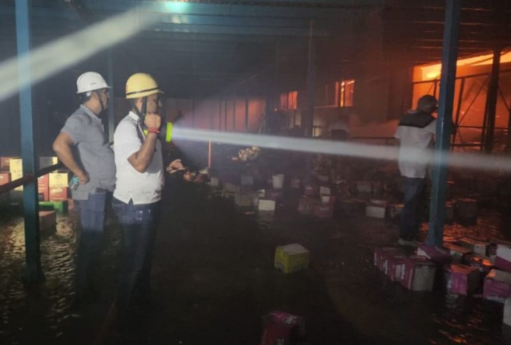 Uttarakhand news: Fire broke out in Britannia Company in rudrapur Photos