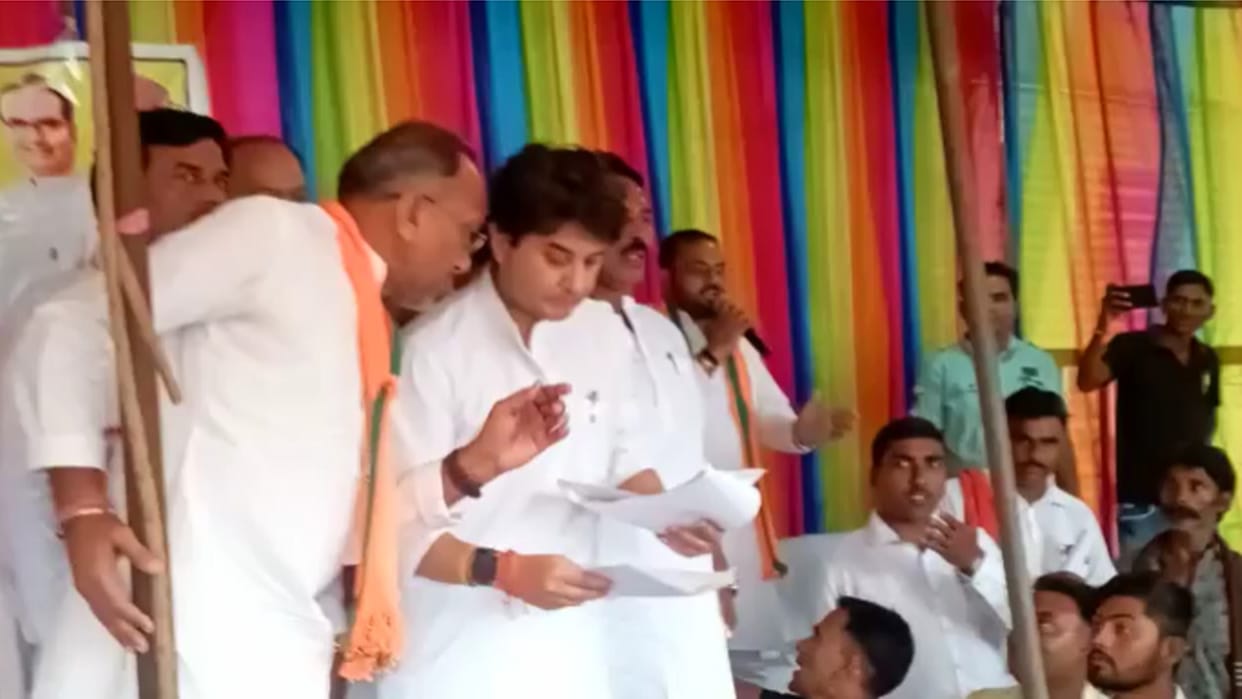 Union Minister Scindia reached Sheopur to meet the flood affected, ordered to distribute compensation
