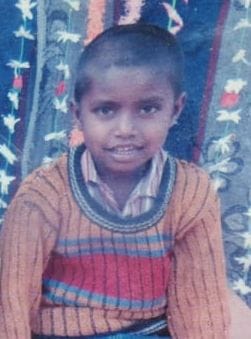 Chitrakoot: A truck laden with peas overturns, the death of a teenager