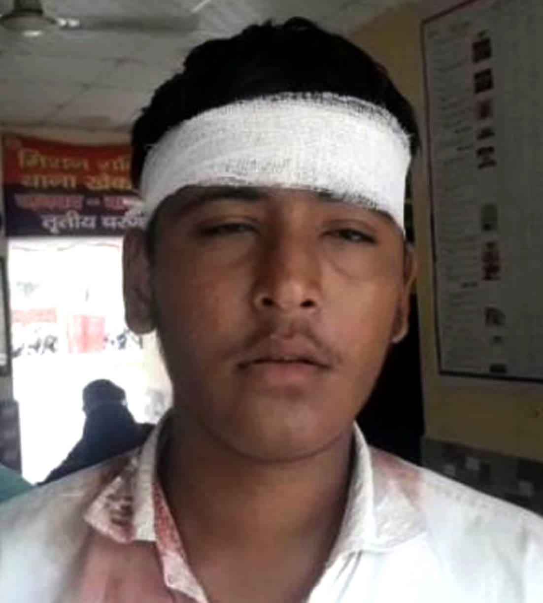 Brick stones in the students, six students including a girl injured