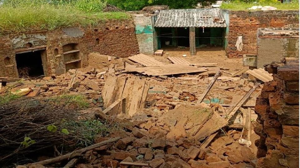 crops ruined and many houses collapsed due to chambal floods in agra