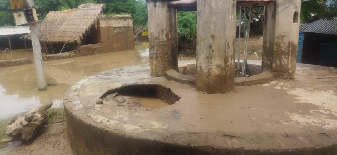 Auraiya Flood Update, Yamuna's water level decreased, mud increased the troubles