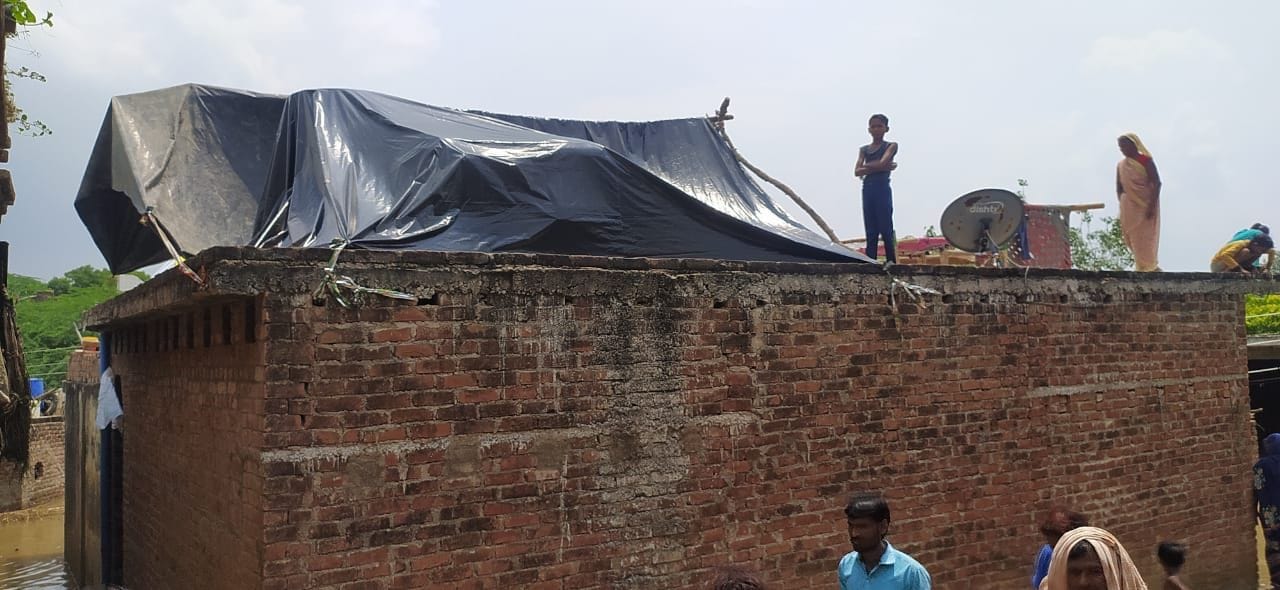 Auraiya Flood Update, Yamuna's water level decreased, mud increased the troubles