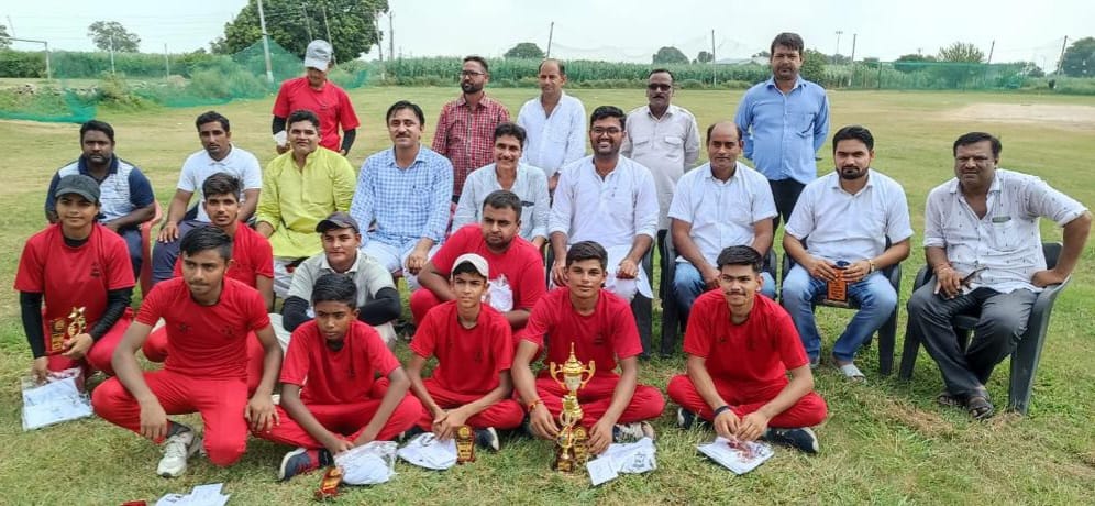 Baghpat Challenger won the trophy by defeating Baghpat Fighter