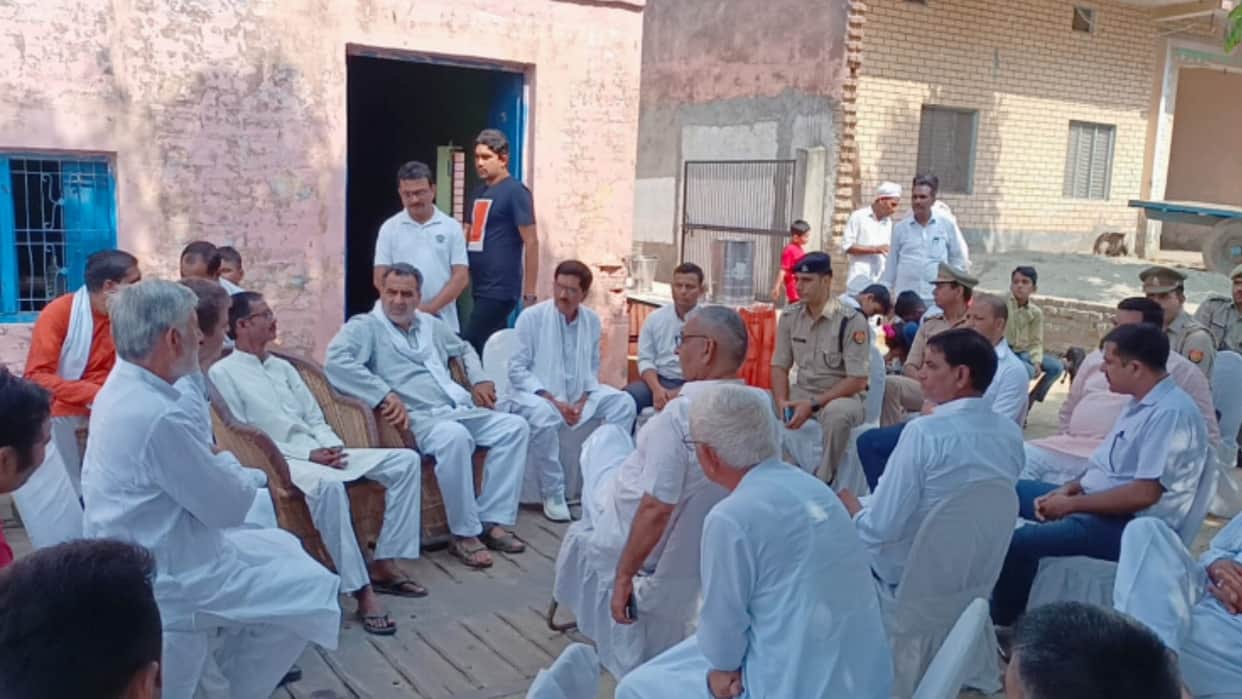 Muzaffarnagar: Minister Sanjeev Balyan reached in havan on death anniversary of Sachin Gaurav