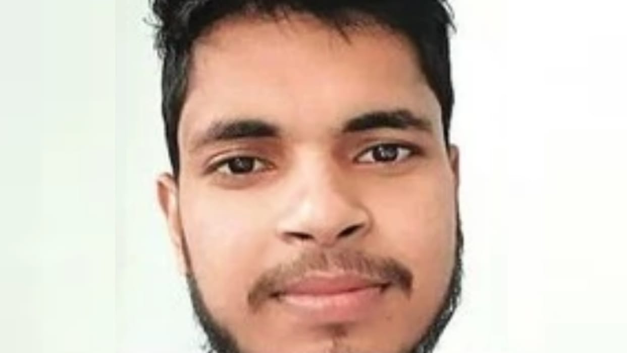 A man's dead body found hanging on a tree in Gonda.