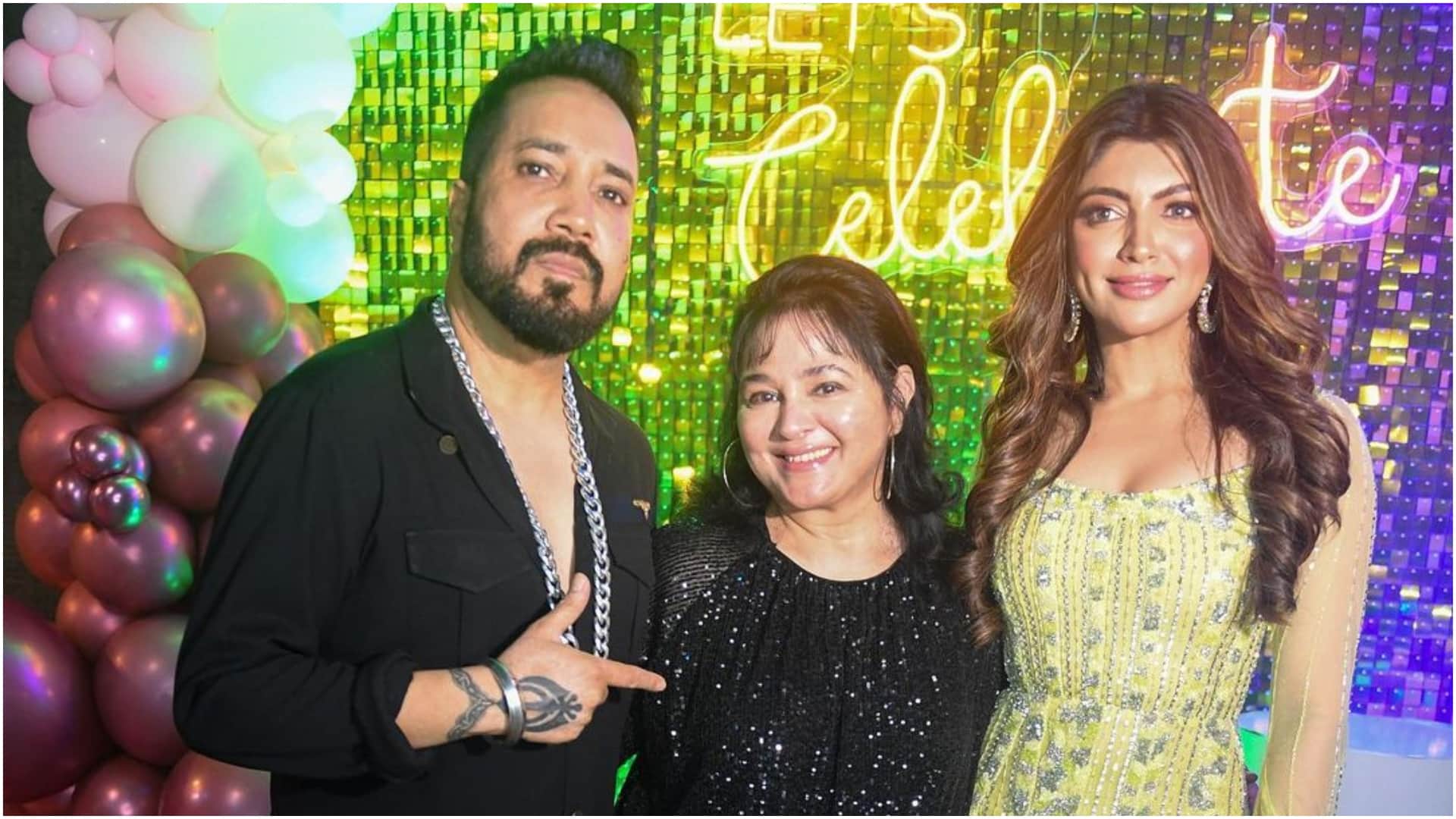 Mika Singh Celebrated Akanksha Puri birthday netizens troll the couple