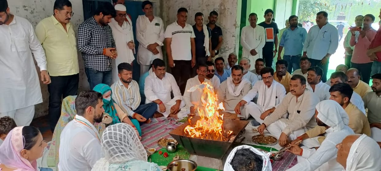 Sachin and Gaurav paid tribute on their death anniversary