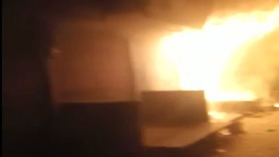 Delhi Fire Fire breaks out in tent warehouse in Rajouri Garden