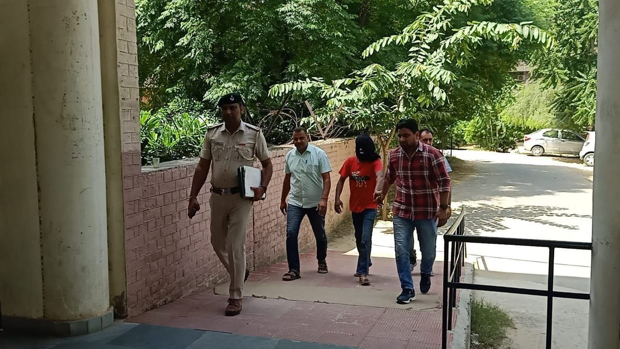 The kingpin of chain robbers from women arrested from Punjab, confessed to 10 incidents