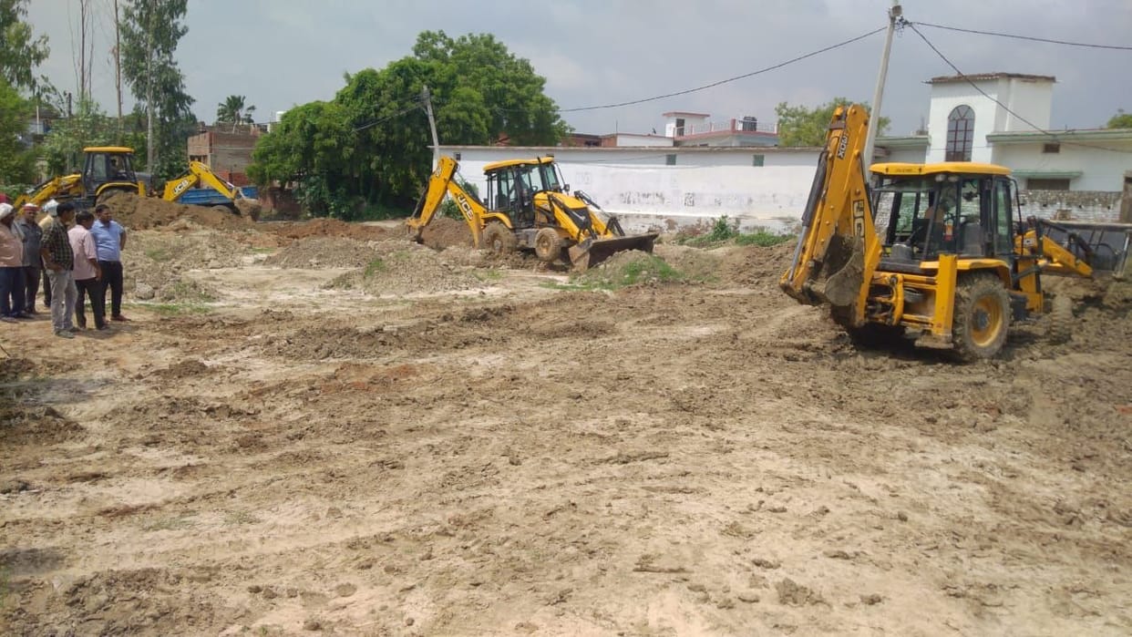 encroachment-free pond land
