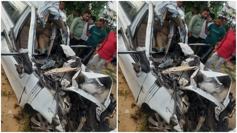 Government bus hit the car two died in Sikar
