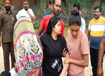 Seven People Drowned In Chhattisgarh Ramdaha Falls Four Dead resident of Madhya Pradesh
