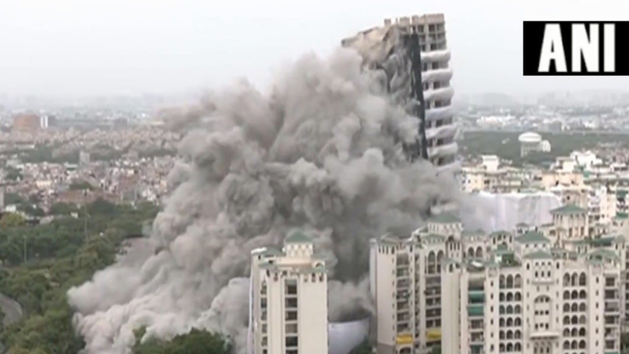 15 thousand tonnes of Twin Towers debris will be removed in 30 days