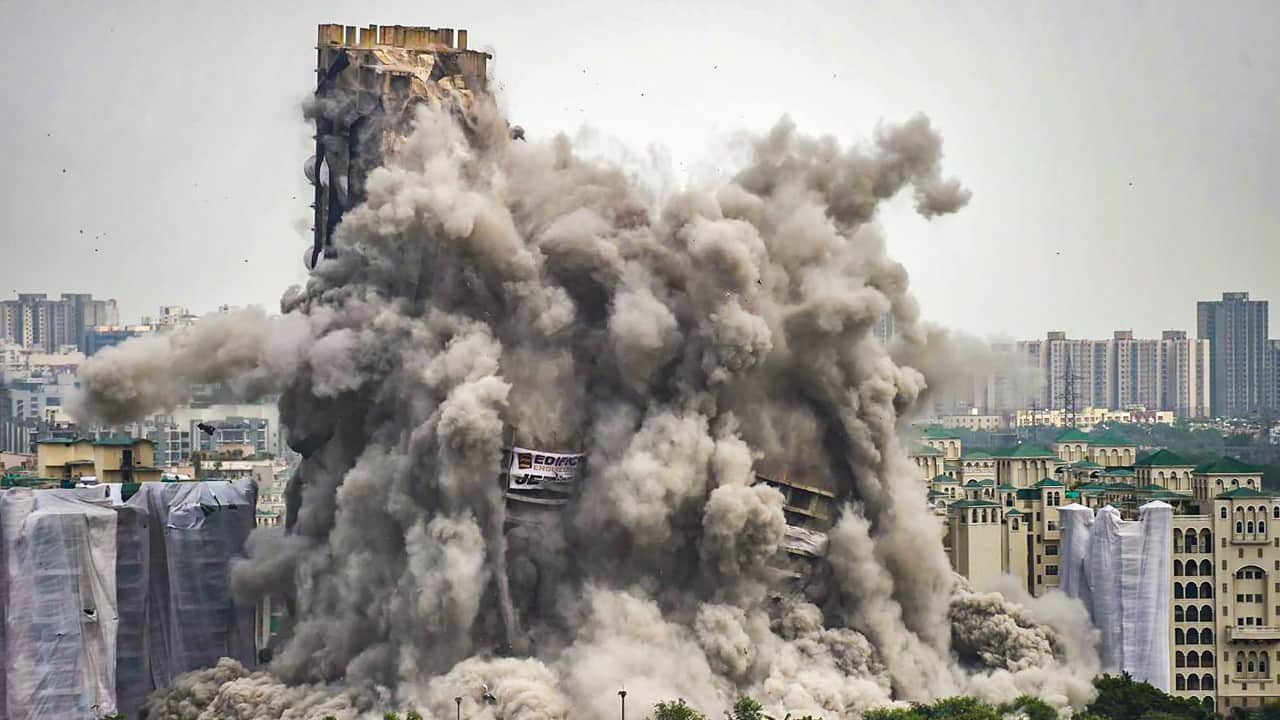 Twin Tower: The first explosion happened at the bottom of the building, see 10 photos
