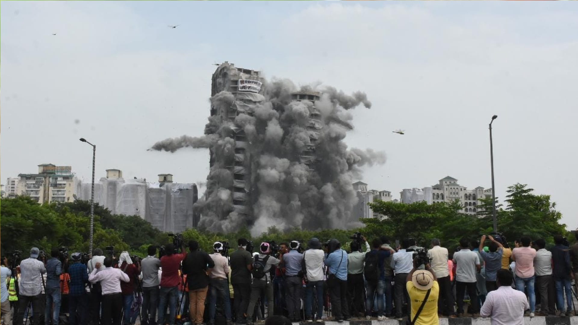 Twin Towers demolished Noida supertech Twin Towers demolished remote controlled blast