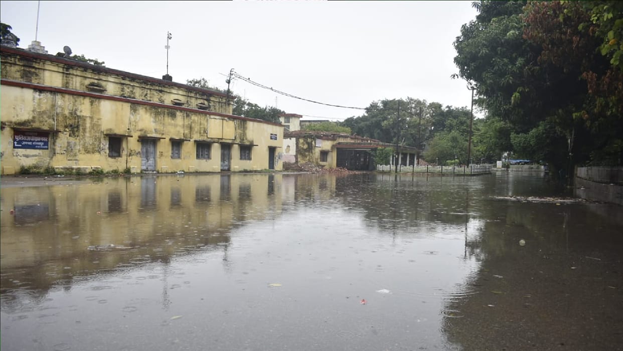 weather report Gorakhpur city is electricity system get damaged due to rain