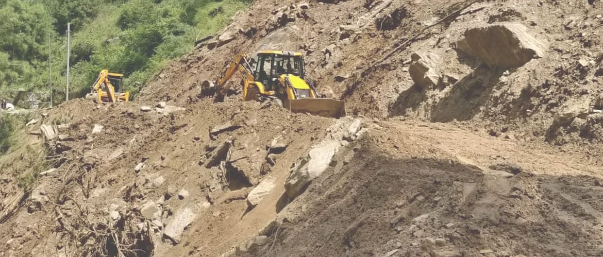 After 25 days NH-305 restored for big vehicles, thousands of people breathed a sigh of relief