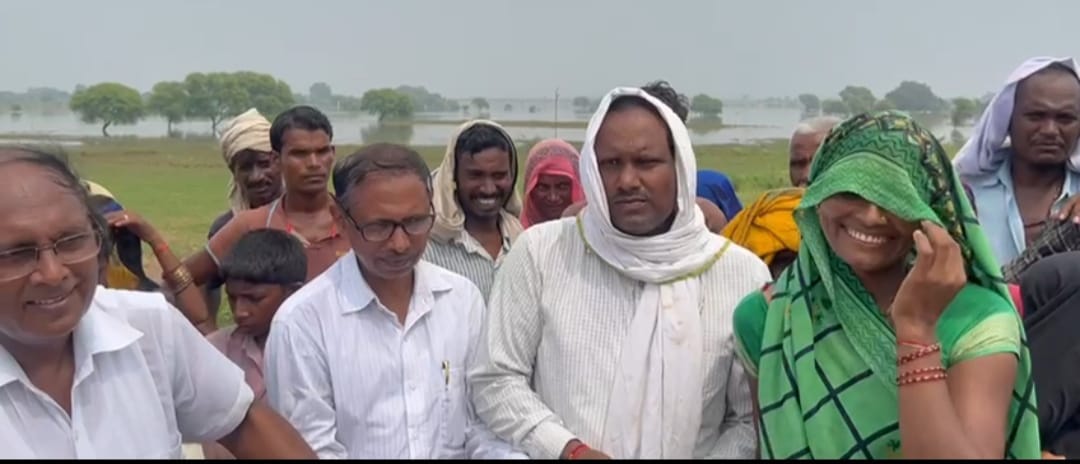 Banda: I am the collector of your district... have come to take care