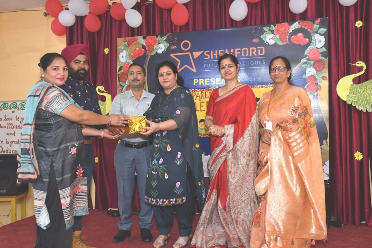 Students plundered by poetry, dance, Ambala