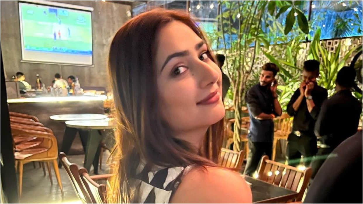 disha parmar dinner date with hubby rahul vaidya in black and white print mini dress