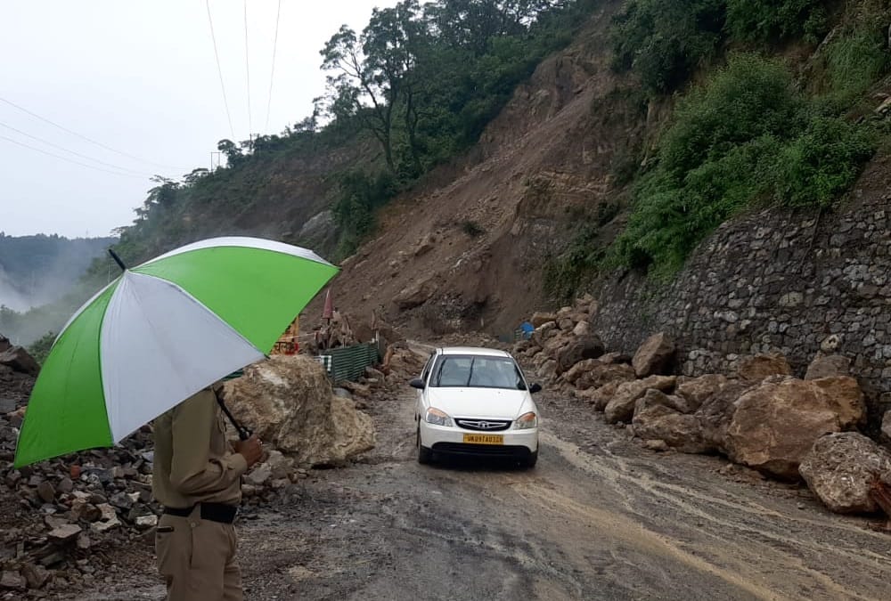 Uttarakhand Weather News Gangotri Highway blocked by landslide in Bandarkot after heavy rains