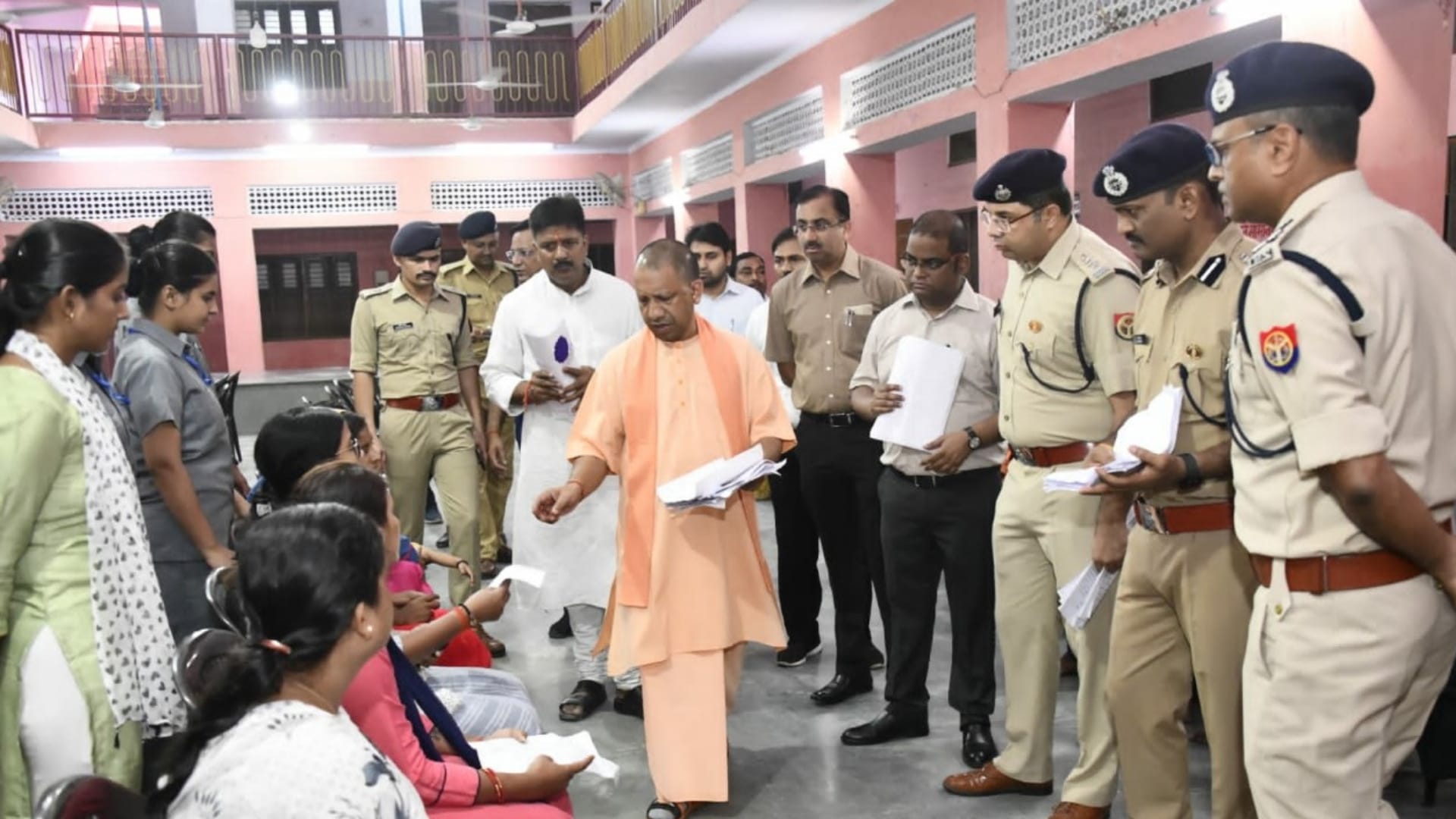 cm yogi attending janta darbar for listen problem in Gorakhpur