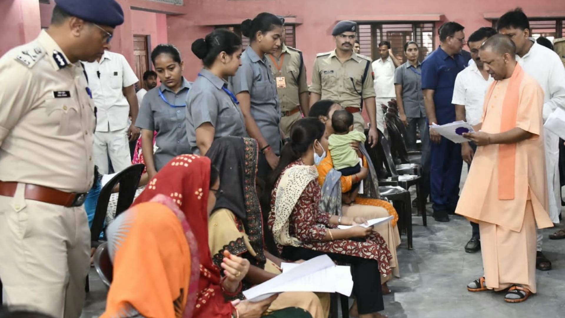 cm yogi attending janta darbar for listen problem in Gorakhpur