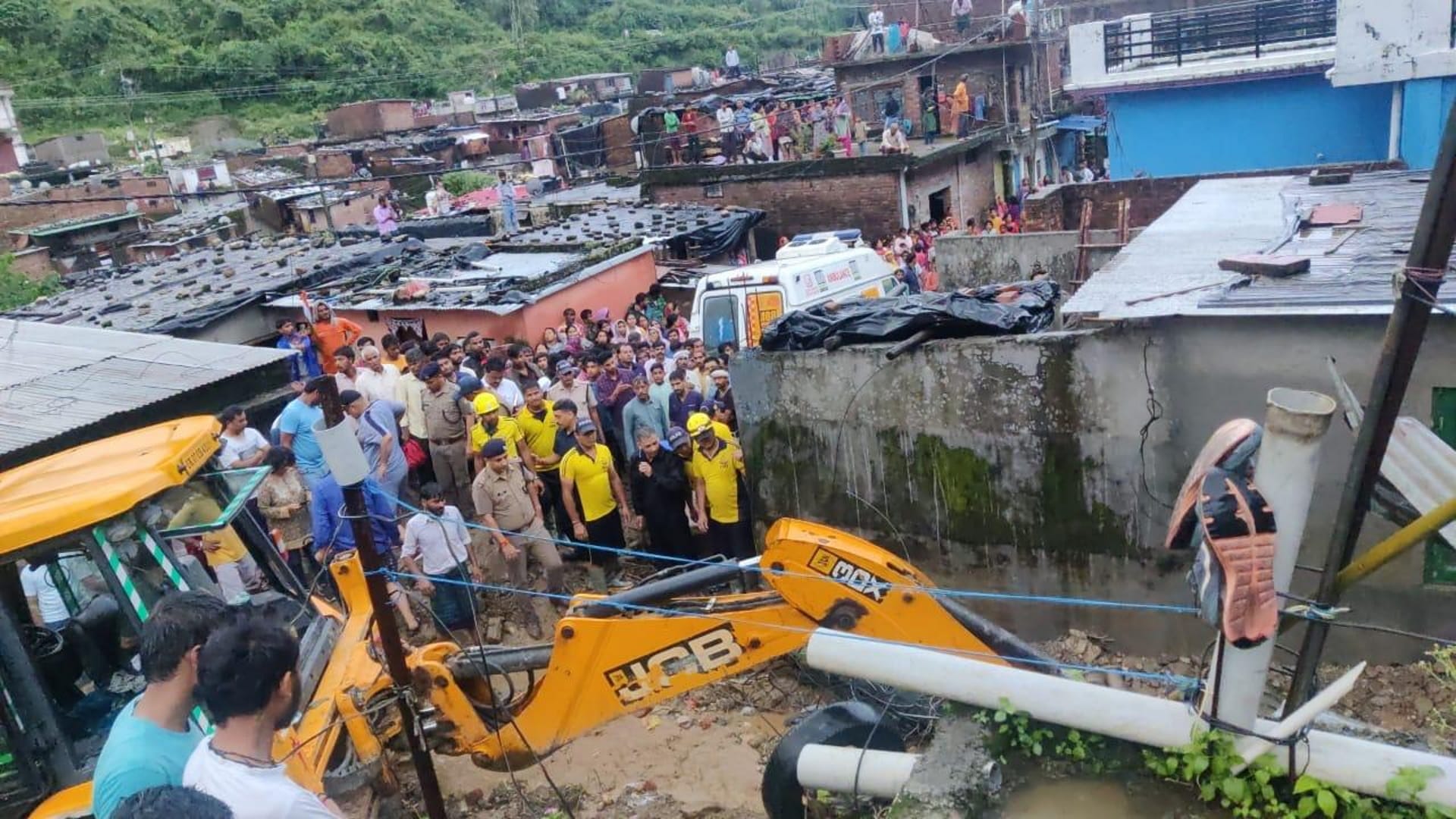 Heavy rain in Uttarakhand eight-day-old child and Two women died due to debris