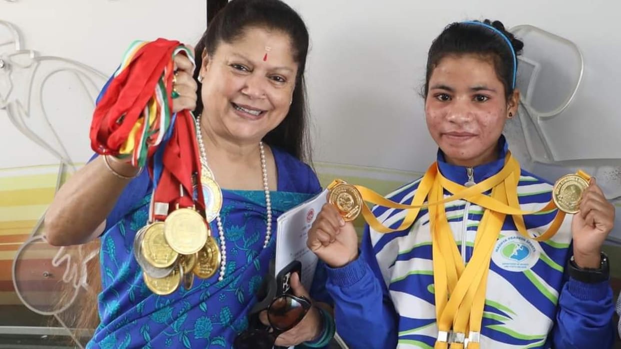 National Sports Day 2022 Canoeing Champion Kaveri Dhimar is Golden Girl From Madhya Pradesh Know More