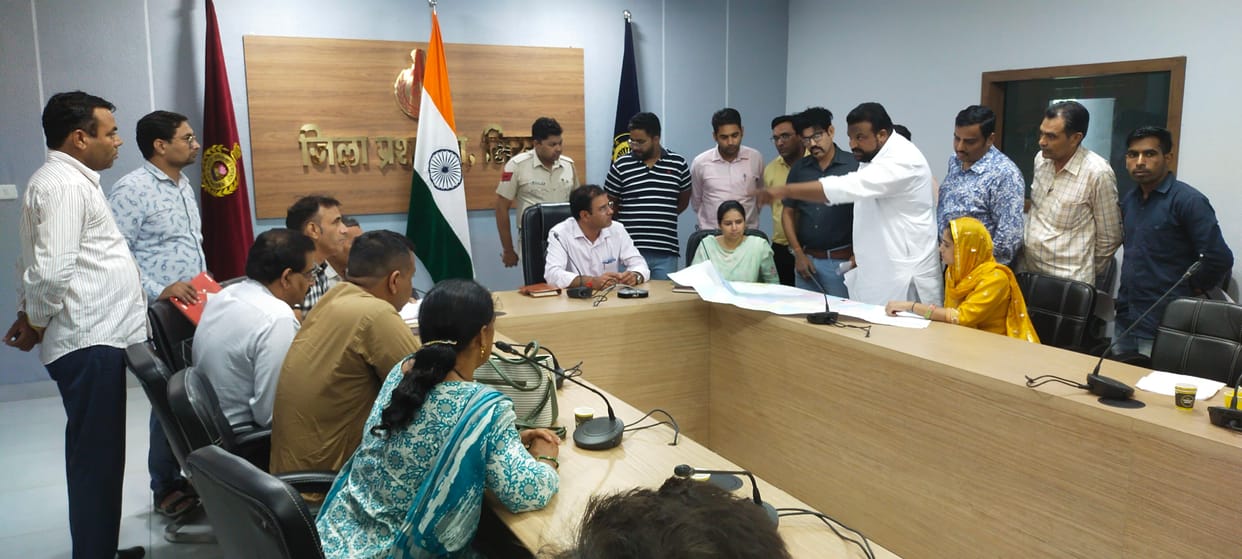 Controversy over new wardbandi: If the officer did not reach the meeting on time, then the complainant got upset