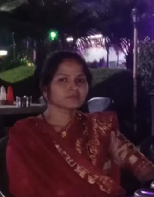 Jalaun: The dead body of the married woman was found hanging
