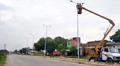 defective street lights in Varanasi will be fixed in 24 hours by coding