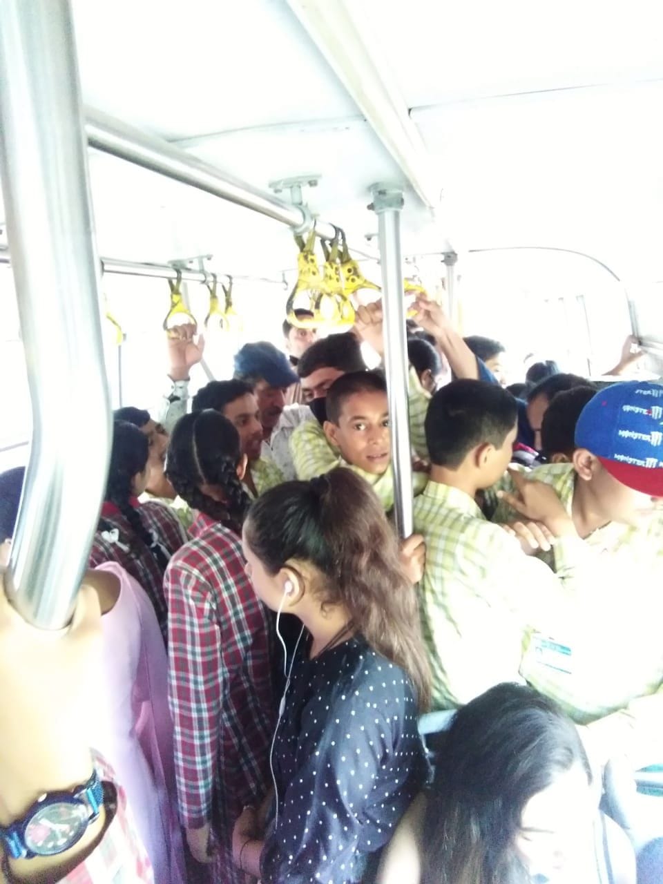 overloding in rampur kreri bus