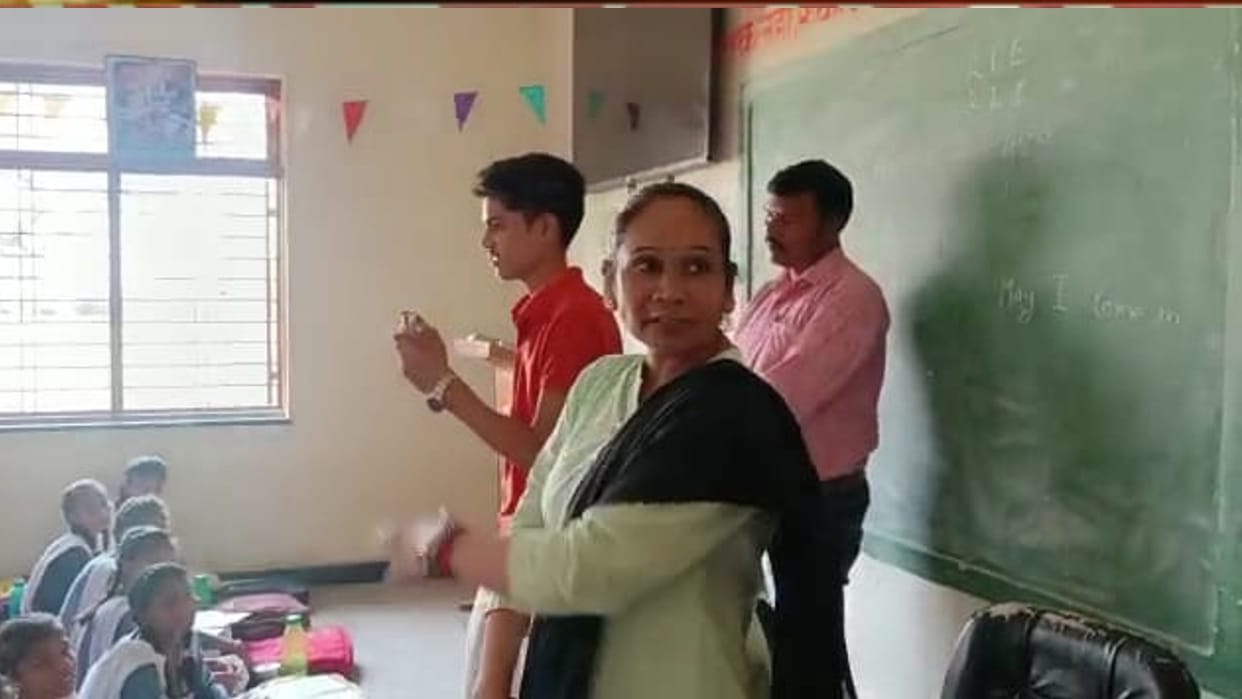 Students of Higher Secondary School could not tell the name of PM, MLA Rambai organized teachers' class